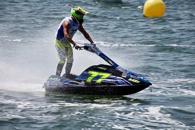 她不仅在比 她不仅在比